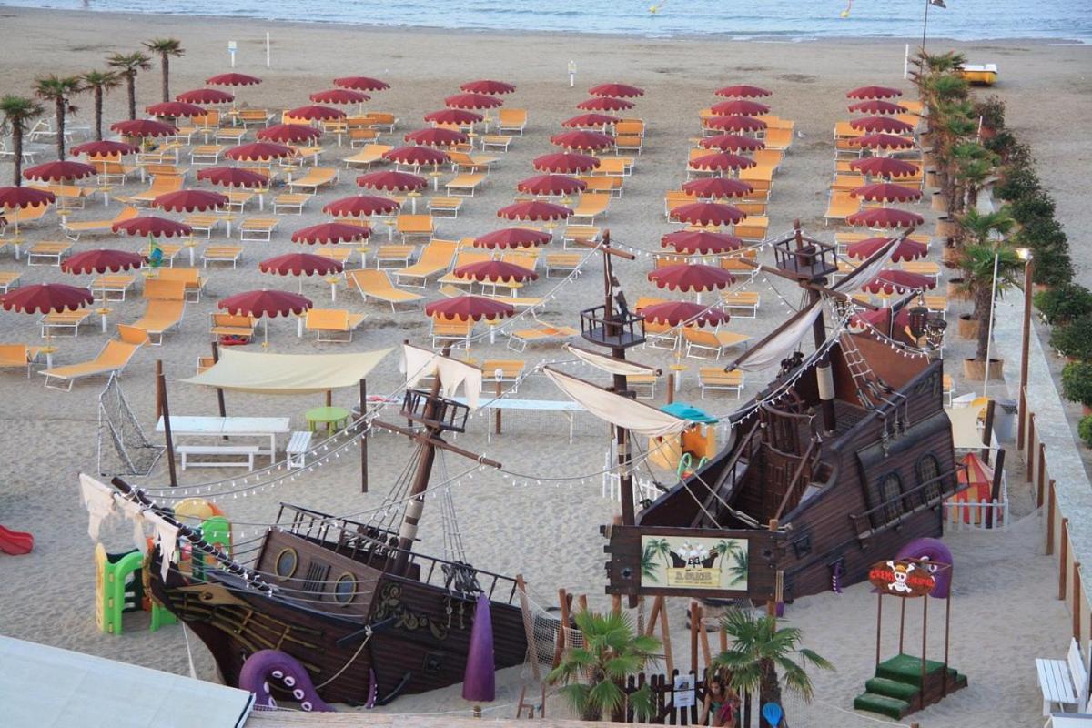 Hotel B Senigallia Buitenkant foto